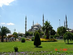 istanbul149_blue_mosque_16jul2007.jpg